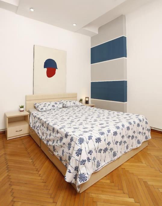 1 Bdrm Apartment In City Center Bucarest Extérieur photo